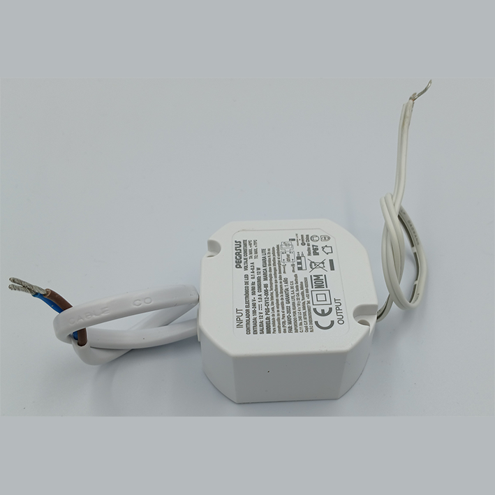 PEGASUS - IP67 Transformador / Driver Voltaje Constante 